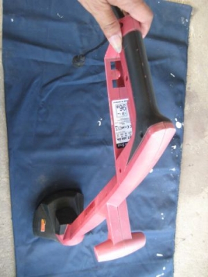 ขายเครื่องตัดหญ้าไฟฟ้า ยี้ห้อ EURO STAR จากเยอรมันนี มอเตอร์ 350 Watt สภาพสมบูรณ์ ขายเครื่องตัดหญ้าไฟฟ้า ยี้ห้อ EURO STAR จากเยอรมันนี มอเตอร์ 350 Watt สภาพสมบูรณ์