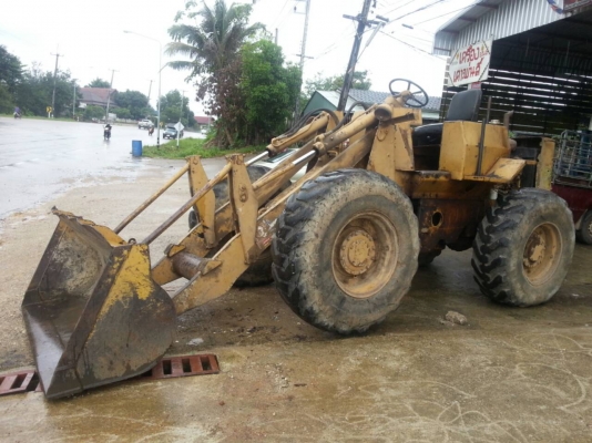 ต้องการขายรถตัก โคมัสสุ 910  ราคา480,000