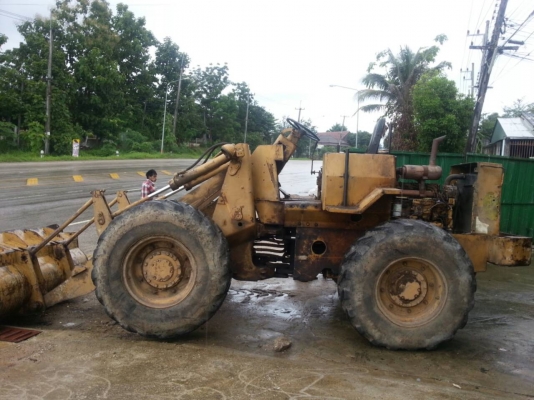 ต้องการขายรถตัก โคมัสสุ 910  ราคา480,000