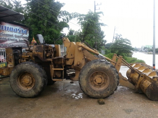 ต้องการขายรถตัก โคมัสสุ 910  ราคา480,000