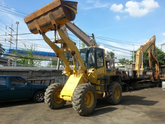 รถตักล้อยาง  WA100-3-60043  สภาพสวย เพิ่งเข้ามาถึงไทย  โทร.081-373-0559