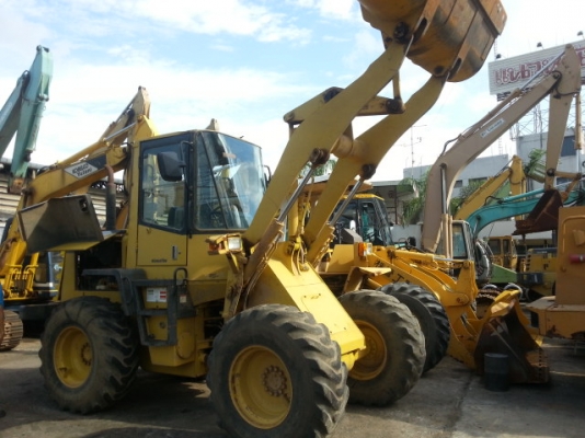 รถตักล้อยาง  WA100-3-60043  สภาพสวย เพิ่งเข้ามาถึงไทย  โทร.081-373-0559