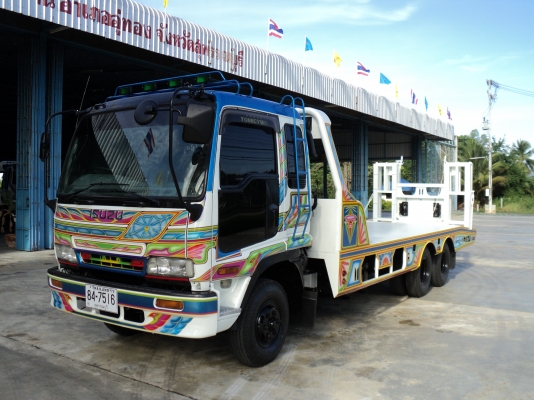 ขายอีซูซุ 10 ล้อเล็ก บรรทุกรถเกี่ยว(คันที่5)