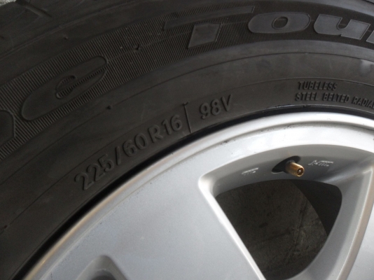 ล้อแม็ก 16นิ้ว ปาเจโร 6 รู พร้อมยาง 225/60R16ปี09 สวยๆ 4 ล้อ ราคา 6900 บาท ล้อแม็ก 16นิ้ว ปาเจโร 6 รู พร้อมยาง 225/60R16ปี09 สวยๆ 4 ล้อ ราคา 6900 บาท