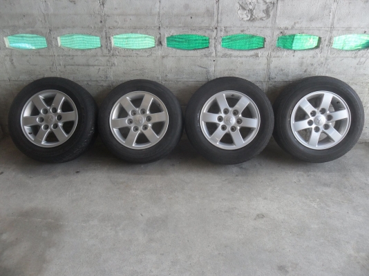 ล้อแม็ก 16นิ้ว 6รู ปาเจโร พร้อมยาง225/60R16ปี09 สวยๆ 4 ล้อ ราคา 6900 บาท