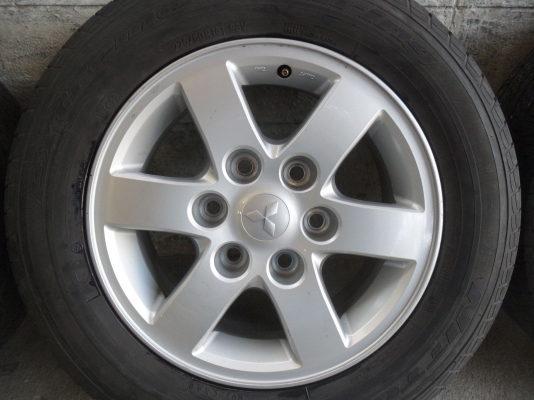 ล้อแม็ก 16นิ้ว 6รู ปาเจโร พร้อมยาง225/60R16ปี09 สวยๆ 4 ล้อ ราคา 6900 บาท ล้อแม็ก 16นิ้ว 6รู ปาเจโร พร้อมยาง225/60R16ปี09 สวยๆ 4 ล้อ ราคา 6900 บาท