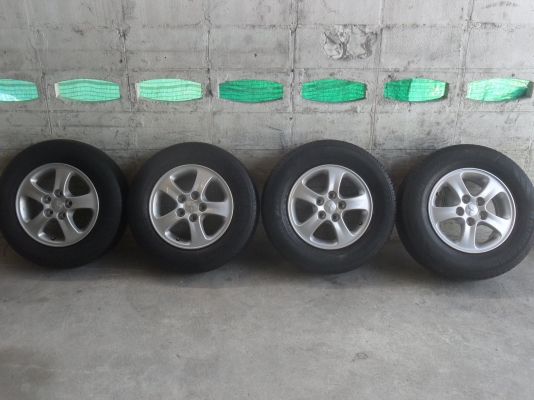 ล้อแม็ก 15นิ้ว 5รู114 ใส่ไมตี้ได้ พร้อมยาง สวยๆ 4 ล้อ ราคา 5900 บาท