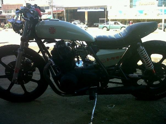 ขายแลกครับ kz400 38000 เครื่องสดฟิตใหม่bobber ขายแลกครับ kz400 38000 เครื่องสดฟิตใหม่bobber