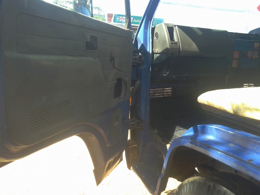 ขาย 6 ล้อ ISUZU NKR  ลูกค้าคุณไพฑูรย์ จ.สระบุรี วางมัดจำแล้ว. ขอบคุณคับ.....