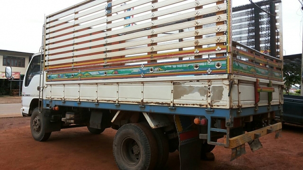 ขาย 6ล้อสวยๆ สดๆ มือเดียวออกห้างคัสซีใหญ่พิเศษไม่เรียวปลาย  ISUZU NQR 175 ห้างแท้ ปี50/07 เครื่องเดิม4HK1 175HP แห้งกริ๊ป ไม่มีเยิ้มไม่มีหลวม คัสซีNQR75LY52E5 สวยเดิมโรงงาน กระบะยาว 4.50ม.คอกมิเนียมเกษตร พื้นเหล็ก สภาพดี แหนบเสริมแล้ว ยาง8.25สวย6เส้น หัวบ