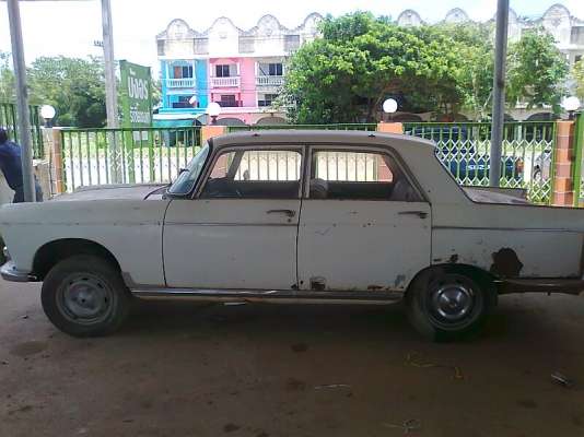 รถเก๋ง เปอร์โยต์ 405 รถปี 2507 รถคลาสสิกจากยุโรป.