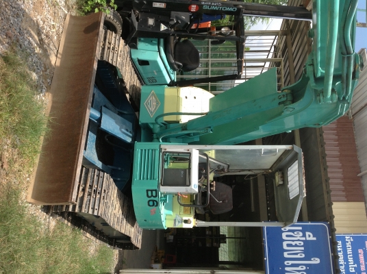 ขายด่วน แบคโฮYanmar B6 มือสอง