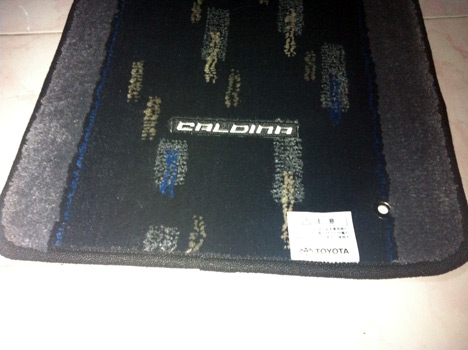 ขายพรมรองเท้า 5 ชิ้น โตโยต้า Caldina ของใหม่ สเปคส่งออก 700.-