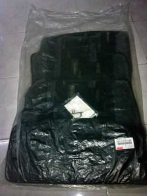 ขายพรมรองเท้า 5 ชิ้น โตโยต้า Caldina ของใหม่ สเปคส่งออก 700.-