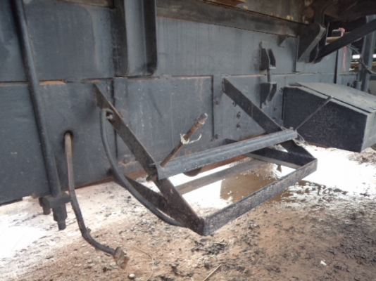 ขายรถ10ล้อดั้ม2เพลานิสสันยูดี ราคาถูกๆๆ (เครื่องพัง)เอกสารแจ้งจอด