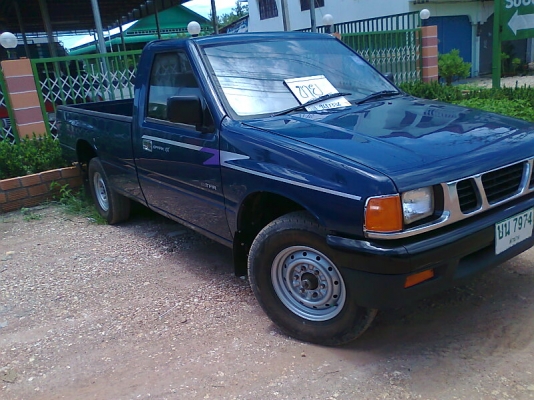 ISUZU SPARK EX ปี 36 รถสวย มีทะเบียนภาษีครบ.