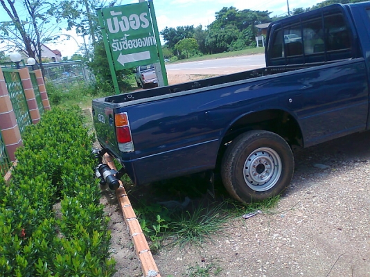 ISUZU SPARK EX ปี 36 รถสวย มีทะเบียนภาษีครบ.