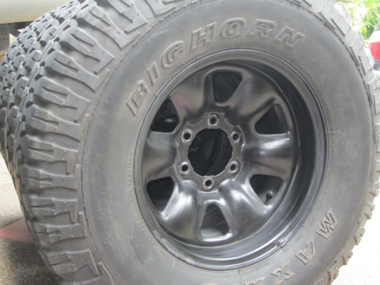 ขายล้อกระทะเหล็กพร้อมยาง Mud 285/75/16 ปี 11