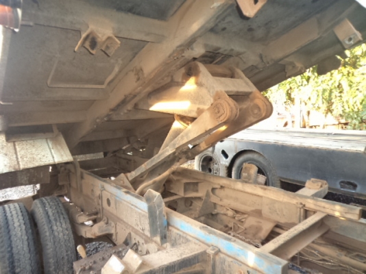 ขายรถ6ล้อดั้มอีซูซุร็อก195แรง สภาพพร้อมใช้งาน