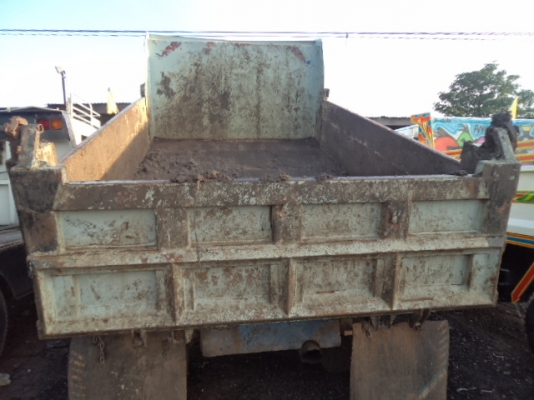 ขายรถ6ล้อดั้มอีซูซุร็อก195แรง สภาพพร้อมใช้งาน