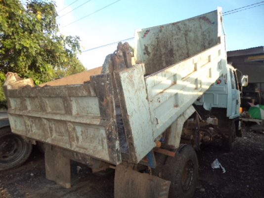 ขายรถ6ล้อดั้มอีซูซุร็อก195แรง สภาพพร้อมใช้งาน