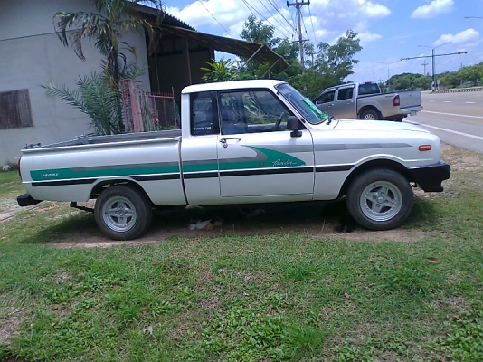 Mazda 1300 ปี 35 รถสวย มีแอร์ มีทะเบียนครบ.รถบ้าน ๆ.