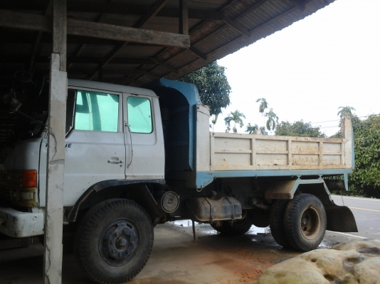 ขายด่วนหกล้อHINOเครื่อง168Hpเกียร์hoพร้อมใช้งาน480000