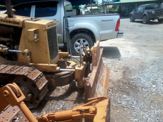 ขายแทรกเตอร์ิโคมัสสุและมิซูบิซิรุ้นห้าสองคันคันละหนึ่งแสนห้าเหมื่อนรถพร้อมใช้งาน