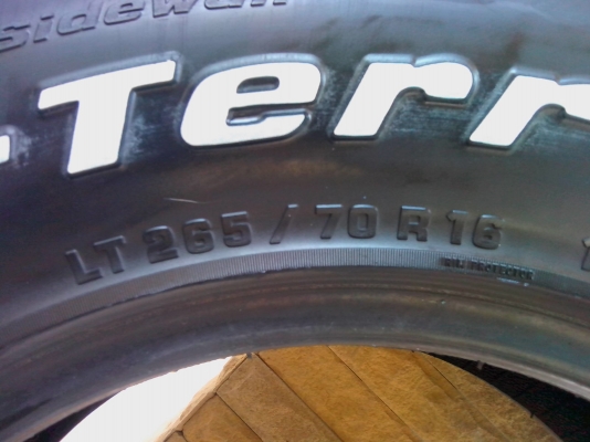 ขายยาง bf 265-70-16 ปี 11 สี่เส้น 14000 บาท ขายยาง bf 265-70-16 ปี 11 สี่เส้น 14000 บาท