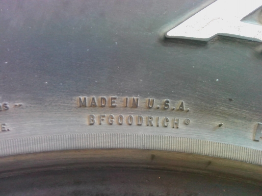 ขายยาง bf 265-70-16 ปี 11 สี่เส้น 14000 บาท ขายยาง bf 265-70-16 ปี 11 สี่เส้น 14000 บาท