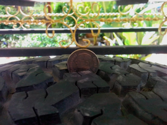 ขายยาง bf 265-70-16 ปี 11 สี่เส้น 14000 บาท ขายยาง bf 265-70-16 ปี 11 สี่เส้น 14000 บาท