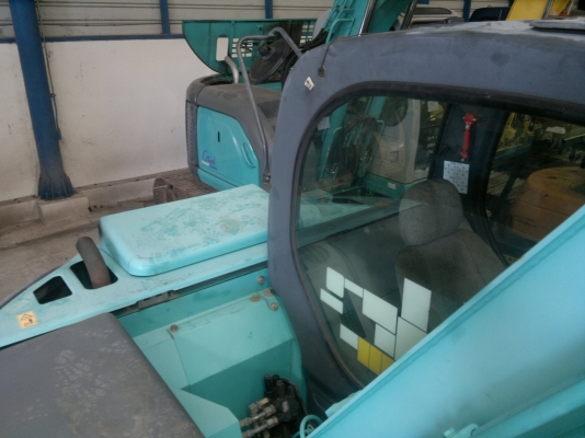 ขายรถขุดเล็ก KOBELCO SK70SR-1ES sn:YT0409546Yr.2006,Yr.2219,มีเก๋งสวย สภาพดีครับใช้งานได้เลย  ราคาไม่สูงครับ มานะ 085-9049669