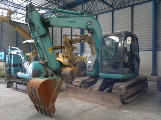 ขายรถขุดเล็ก KOBELCO SK70SR-1ES sn:YT0409546Yr.2006,Yr.2219,มีเก๋งสวย สภาพดีครับใช้งานได้เลย  ราคาไม่สูงครับ มานะ 085-9049669