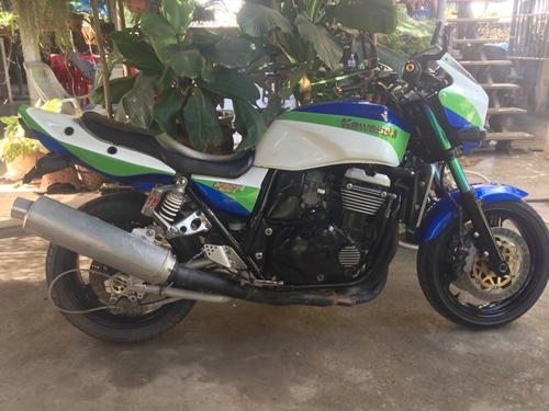 ขาย kawasaki zrx1100  75000 ครับ