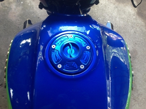 ขาย kawasaki zrx1100  75000 ครับ