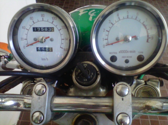 ***ขาย sr400 ลิมิเต็ดประกอบใหม่  ปี99 เลขเต็ม สีเดิมยุ่น ตรงรุ่นทุกอย่าง 58000***ohm คอนหวัน รถเดิมๆสวยเลยครับ เครื่องแน่นเปี้ย สีเดิมยุ่น ล้อหน้าหลังตรงปีหมดครับ ยาง tt100 ดอกเต็มๆสวยๆครับ รถวิ่งแค่หมื่นกว่าโลครับ เอกสารอินวอยออกชื่อครับ สนใจ 085873