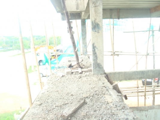 ขายตึกแถว 4คูหา สร้างยังไไม่เสร็จ ที่ติิดถนนซุปเปอร์ ลำปาง-เชียงใหม่