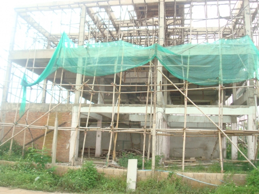 ขายตึกแถว 4คูหา สร้างยังไไม่เสร็จ ที่ติิดถนนซุปเปอร์ ลำปาง-เชียงใหม่