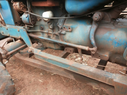 (มีคลิป)ขายรถไถ1เพลาสภาพสวยเดิมๆบางๆใช้งานน้อย FORD77 T1 TURBO เครื่องแน่นแรง ไม่หลวมเกียร์ดีไม่มีหลุด แขนสวยไม่ปะ ไอดีเหลี่ยมฝาครอบเครื่องแห้งดีไม่เยิ้ม สีซีดหน่อย ระบบไฟ ระบบไฮฯ PTO ใช้งานได้ปกติ ยางสวย4เส้น พร้อมอุปกรณ์2ชิ้น ใบดัน ผาน3(เลือกหางได้1ชิ้น