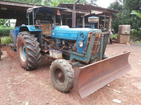 (มีคลิป)ขายรถไถ1เพลาสภาพสวยเดิมๆบางๆใช้งานน้อย FORD77 T1 TURBO เครื่องแน่นแรง ไม่หลวมเกียร์ดีไม่มีหลุด แขนสวยไม่ปะ ไอดีเหลี่ยมฝาครอบเครื่องแห้งดีไม่เยิ้ม สีซีดหน่อย ระบบไฟ ระบบไฮฯ PTO ใช้งานได้ปกติ ยางสวย4เส้น พร้อมอุปกรณ์2ชิ้น ใบดัน ผาน3(เลือกหางได้1ชิ้น