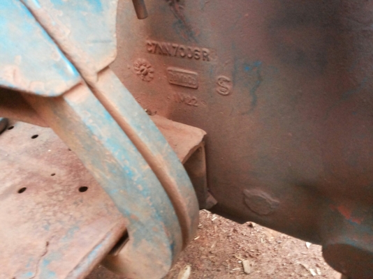 (มีคลิป)ขายรถไถ1เพลาสภาพสวยเดิมๆบางๆใช้งานน้อย FORD77 T1 TURBO เครื่องแน่นแรง ไม่หลวมเกียร์ดีไม่มีหลุด แขนสวยไม่ปะ ไอดีเหลี่ยมฝาครอบเครื่องแห้งดีไม่เยิ้ม สีซีดหน่อย ระบบไฟ ระบบไฮฯ PTO ใช้งานได้ปกติ ยางสวย4เส้น พร้อมอุปกรณ์2ชิ้น ใบดัน ผาน3(เลือกหางได้1ชิ้น