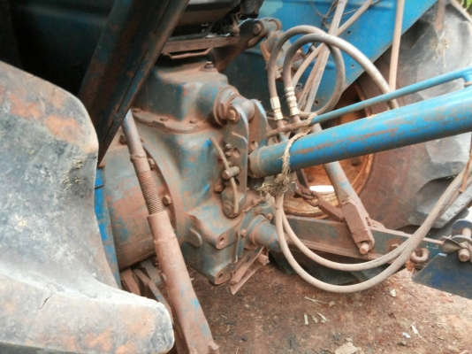 (มีคลิป)ขายรถไถ1เพลาสภาพสวยเดิมๆบางๆใช้งานน้อย FORD77 T1 TURBO เครื่องแน่นแรง ไม่หลวมเกียร์ดีไม่มีหลุด แขนสวยไม่ปะ ไอดีเหลี่ยมฝาครอบเครื่องแห้งดีไม่เยิ้ม สีซีดหน่อย ระบบไฟ ระบบไฮฯ PTO ใช้งานได้ปกติ ยางสวย4เส้น พร้อมอุปกรณ์2ชิ้น ใบดัน ผาน3(เลือกหางได้1ชิ้น