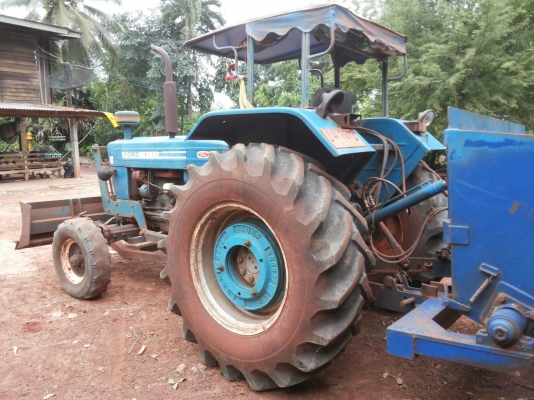 (มีคลิป)ขายรถไถ1เพลาสภาพสวยเดิมๆบางๆใช้งานน้อย FORD77 T1 TURBO เครื่องแน่นแรง ไม่หลวมเกียร์ดีไม่มีหลุด แขนสวยไม่ปะ ไอดีเหลี่ยมฝาครอบเครื่องแห้งดีไม่เยิ้ม สีซีดหน่อย ระบบไฟ ระบบไฮฯ PTO ใช้งานได้ปกติ ยางสวย4เส้น พร้อมอุปกรณ์2ชิ้น ใบดัน ผาน3(เลือกหางได้1ชิ้น