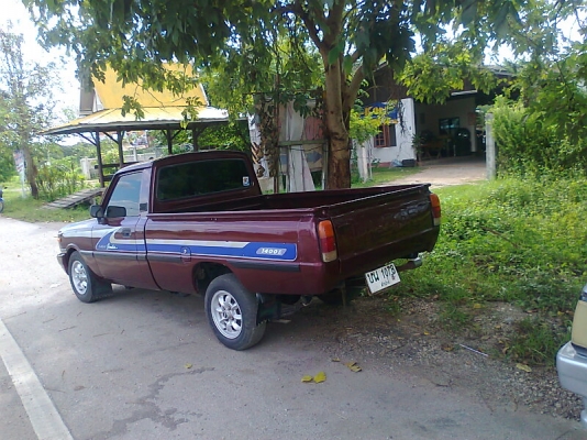 Mazda 1400E ปี 37 รถสวย มีแอร์ มีทะเบียนครบ.