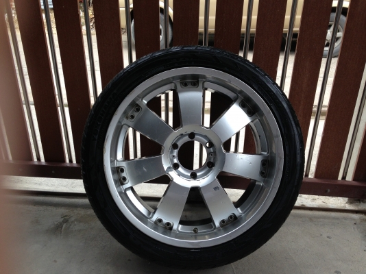 ขายล้อขอบ22 พร้อมยาง 13,000 ตามสภาพคับโทร 080-6573183