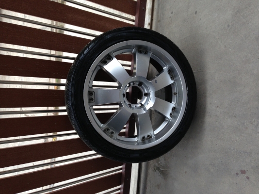 ขายล้อขอบ22 พร้อมยาง 13,000 ตามสภาพคับโทร 080-6573183
