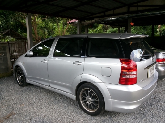 ขาย TOYOTA WISH ปี 2004 สีเงิน  ตัว Top Limitted มี Sunroof รถบ้านล้านเปอร์เซ็น
