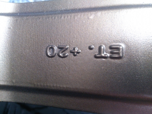 ขายแม็กTE37 น้ำตาลไหม้  6รู 139.7ขอบ17 พร้อมยางบริสโตร์265/65R17 ยางปี09 แต่ใช้งานน้อยดอกยางประมาณ80\% สวยๆ จำนวน 1 ชุด