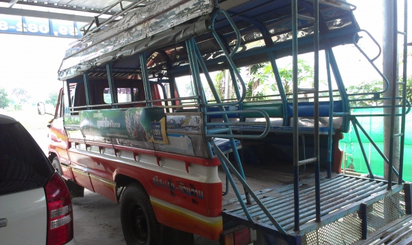 ขายรถบรรทุกสี่ล้อกลาง ขายรถบรรทุกสี่ล้อกลาง