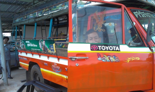 ขายรถบรรทุกสี่ล้อกลาง ขายรถบรรทุกสี่ล้อกลาง